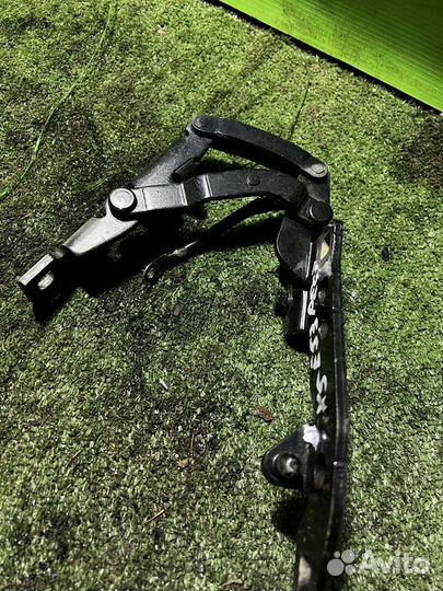 Петля капота левая BMW X5 E53 рестайлинг 4.4