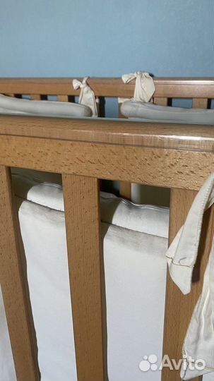 Кровать детская с маятником