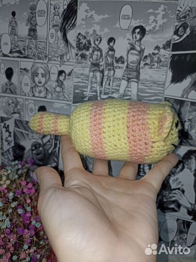 Вязаная игрушка котик