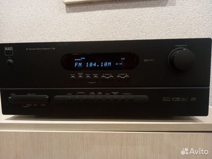 Av ресивер NAD 753