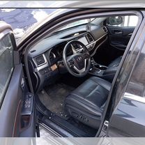 Toyota Highlander 3.5 AT, 2014, 103 000 км, с пробегом, цена 3 200 000 руб.