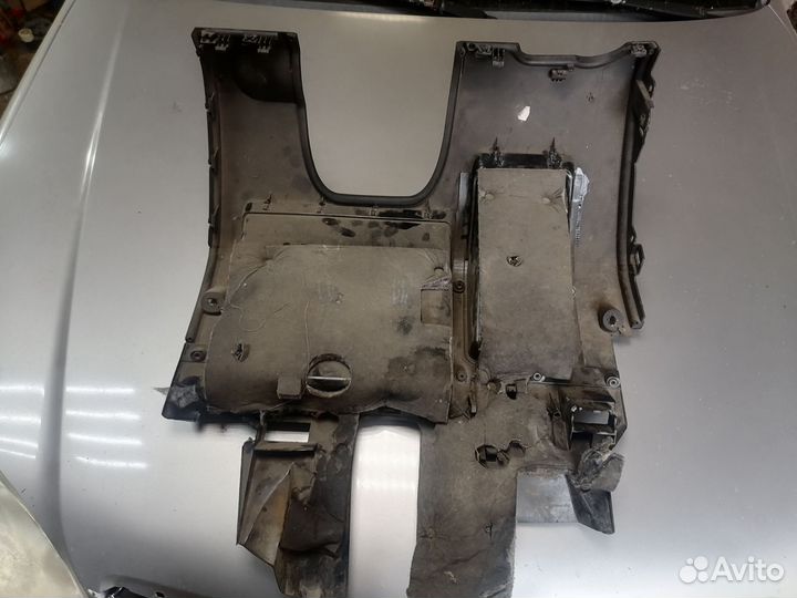 Кожух подрулевой audi а4 б7