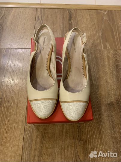 Босоножки женские