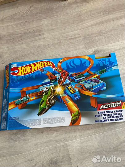 Hot Wheels трек