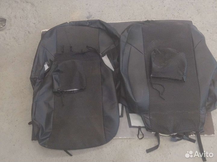 Продам чехлы рено дастер