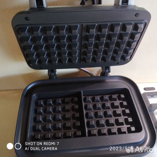 Вафельница bork g700