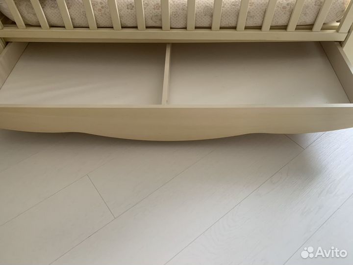 Детская кроватка