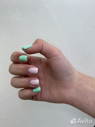 Модель на маникюр с покрытием гель лак