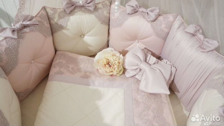 Бортики в круглую/овальную кроватку атласные