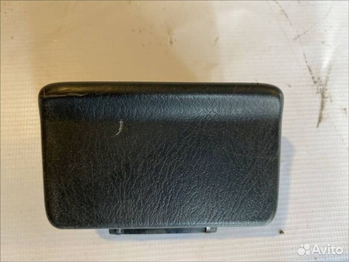 Пепельница задняя (в консоль)