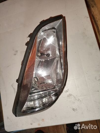 Фара правая Opel Zafira A