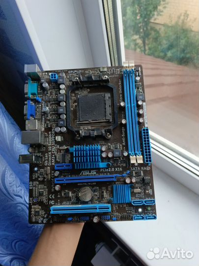 Материнская плата