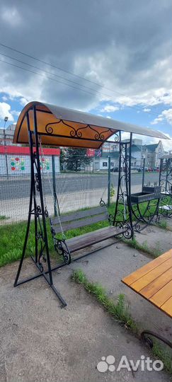 Садовые качели уличные