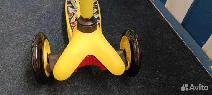 Самокат-снегокат 2 в 1 graffiti 