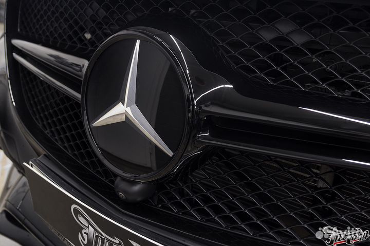 Значок в решетку Mercedes Стеклянный Черный