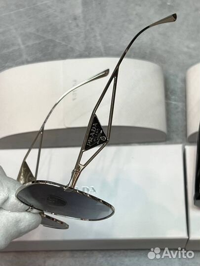 Очки Prada женские