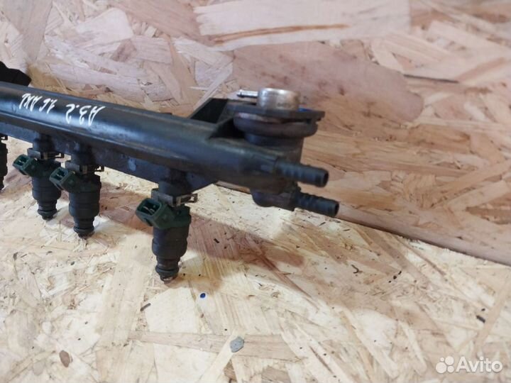 Рампа топливная Volkswagen Golf 4 Форсунки 1.6 AKL