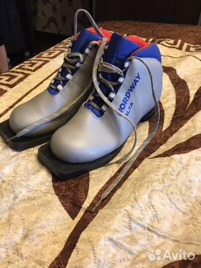 Лыжные ботинки 35р