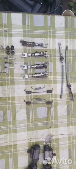 Механизм барабанного тормоза Ford Ecosport