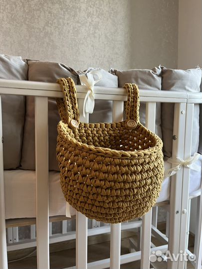 Подвесная корзинка на кроватку
