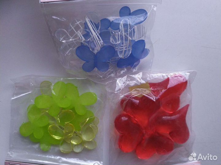 Бусины бабочки. Бусины сердца