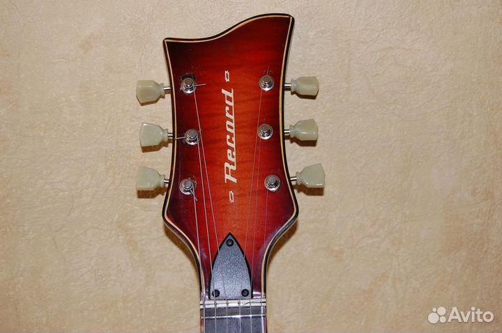 Винтажная гитара Музима 