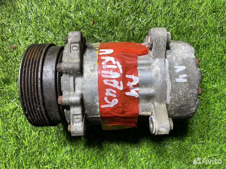 Компрессор кондиционера Skoda Octavia A4