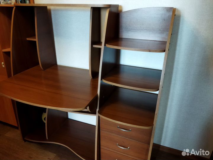 Компьютерный стол