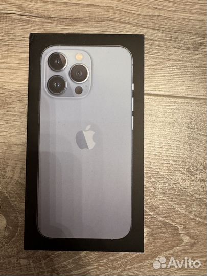 Коробка от iPhone 13 pro