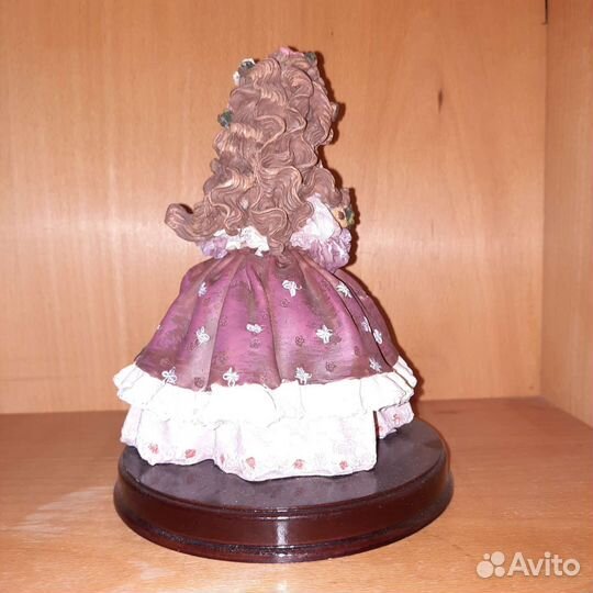 Фигурка девочка