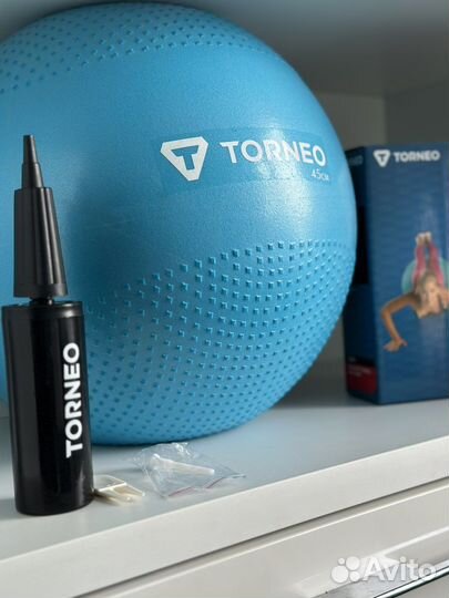 Гимнастический мяч 45 см с насосом и коробкой