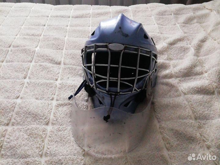Шлем хоккейного вратаря