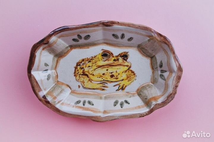Небольшая тарелочка под оливки с росписью жаба
