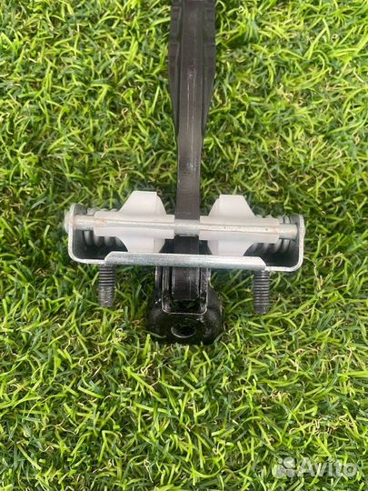 Ограничитель открывания двери передней правой Ford