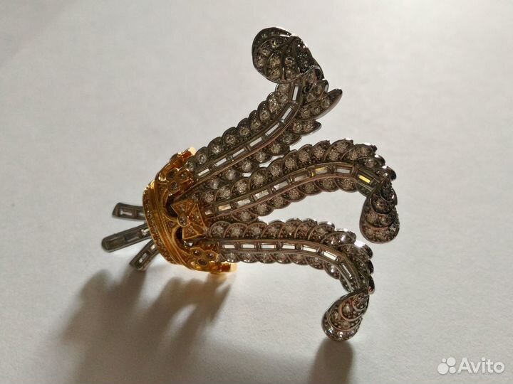 Брошь 