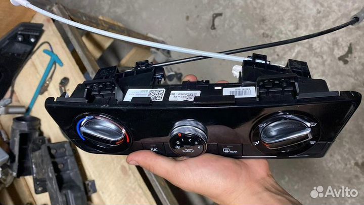 Блок управления отопителем Kia Seltos 1.6 G4FG 4WD