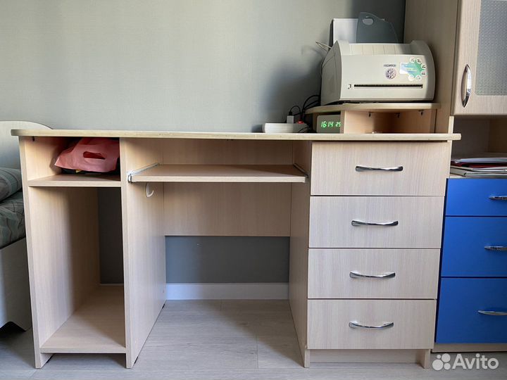 Компьютерный стол