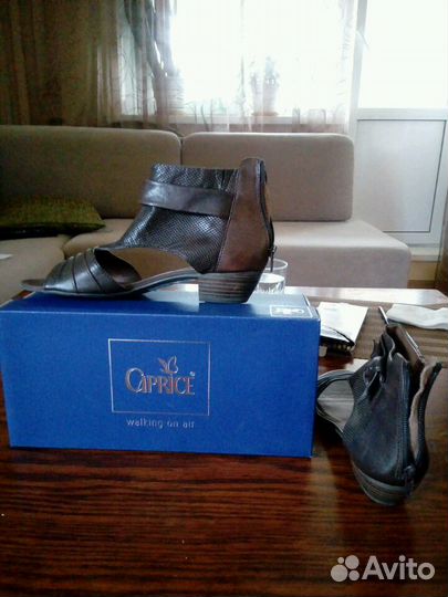 Новые босоножки Caprice