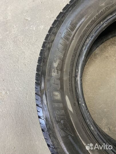 Bridgestone Dueler H/T 687 225/65 R17