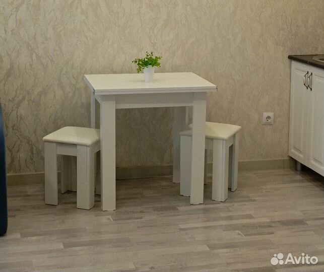 Кухонный стол