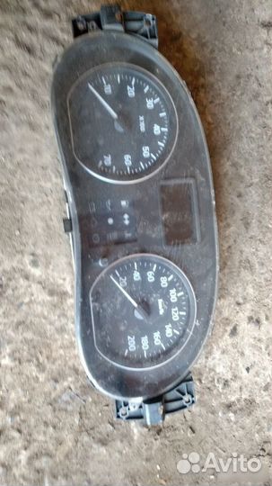 Щиток приборов Renault Logan