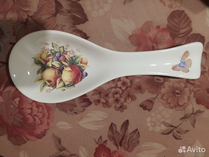 Фарфоровая подставка под ложку