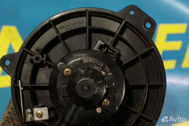 Моторчик печки Mazda 323F BA