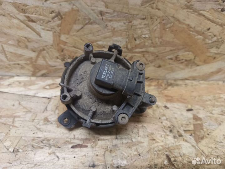 Противотуманка левая Ford Mondeo 3