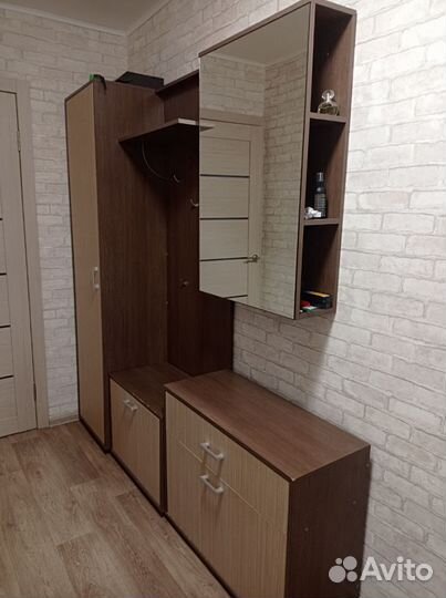 Продаю прихожую
