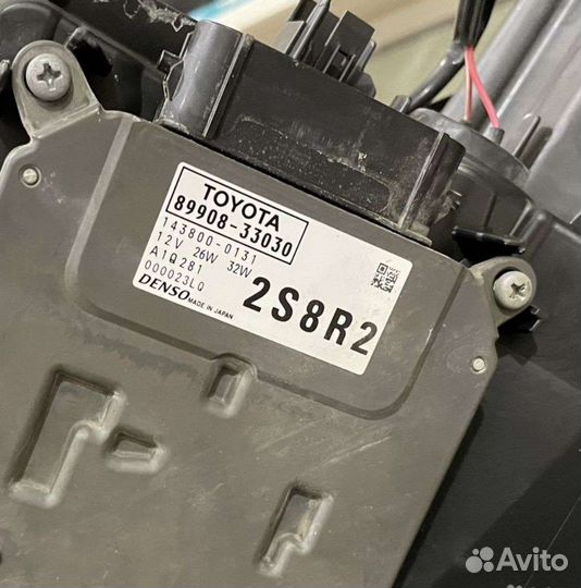 Фара правая toyota camry 70