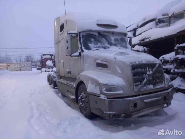 Тягач volvo VNL в разбор