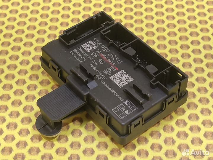 Блок управления двери левый Volkswagen Jetta JEM