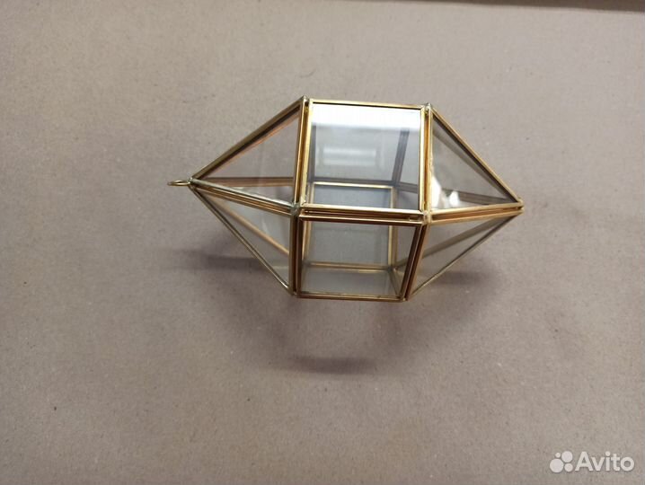 Флорариум - рубин с кольцом для подвешивания