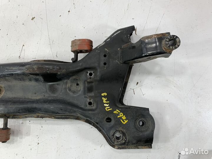 Skoda Fabia 2 подрамник балка передняя